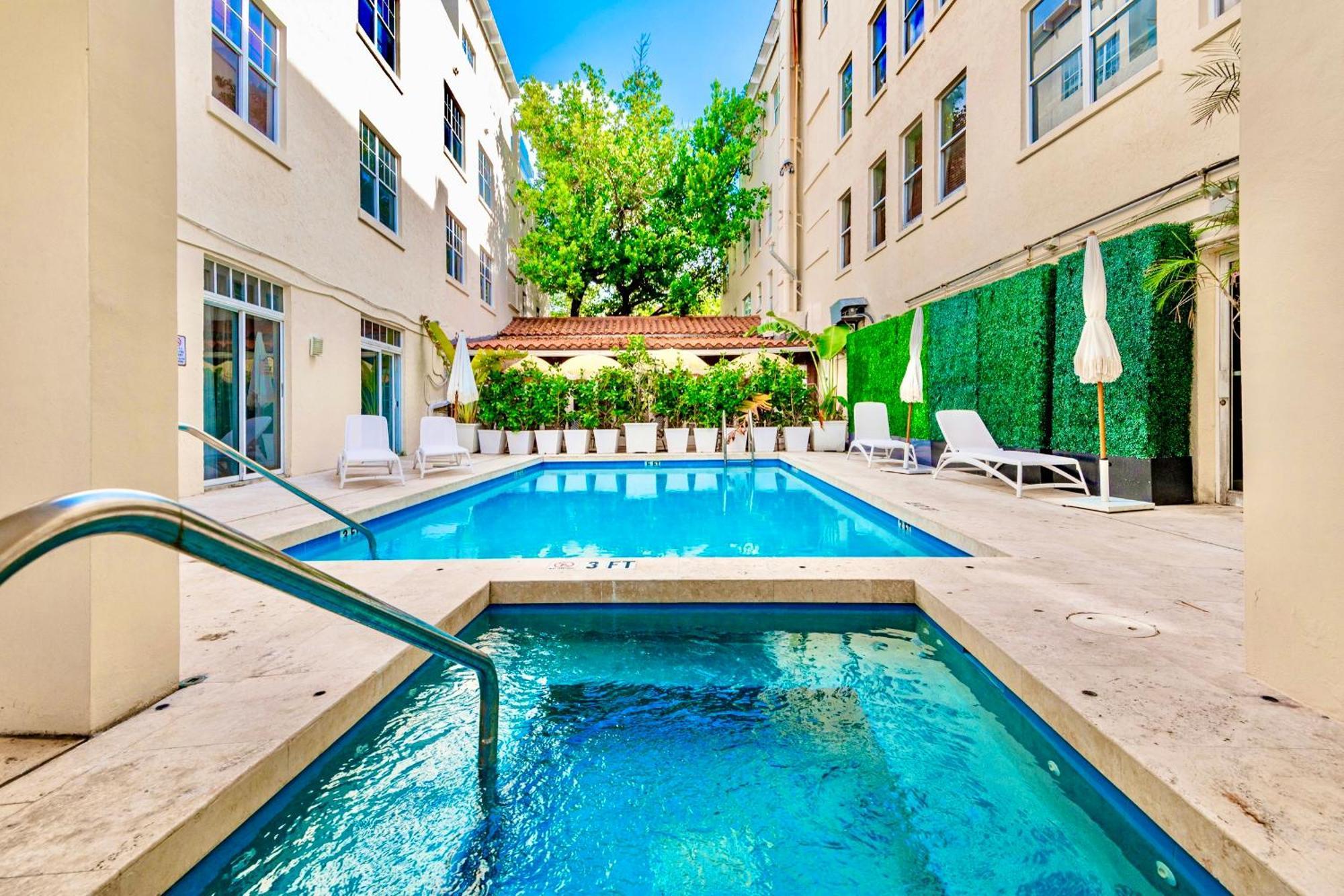 Slice Of Paradise Steps To The Beach- California King Bedroom And Sofa Bed Miami Beach Buitenkant foto